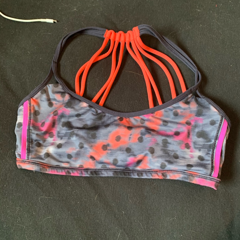 Lululemon sports bra